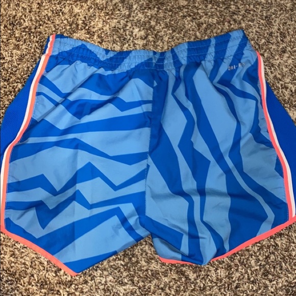 Nike shorts - Picture 2 of 2